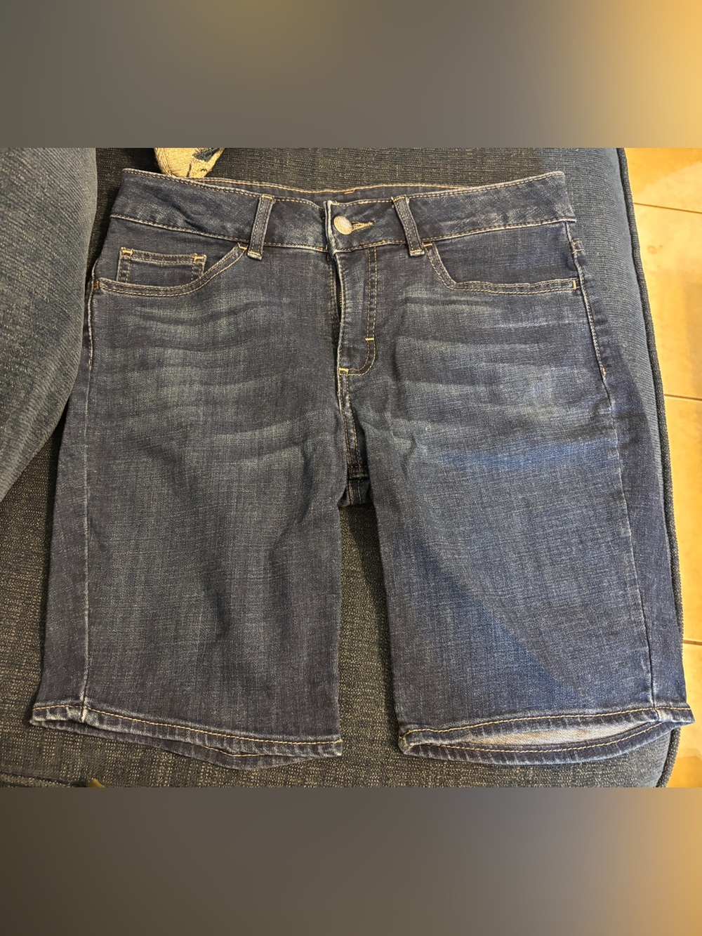 Riders by Lee Jean Bermuda Mid- Rise Shorts Women’s Size 10